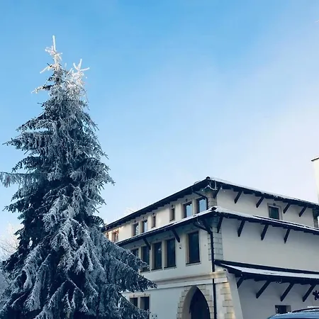 Hotel Galeria Pezinska Baba *