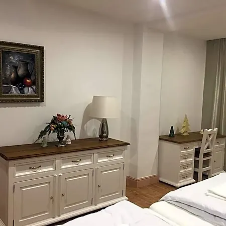 Hotel Galeria Pezinska Baba
